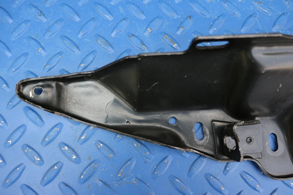 1988-1996 Chevrolet Corvette capô trava de firewall pino suporte trava suporte LH - Imagem 2 de 4