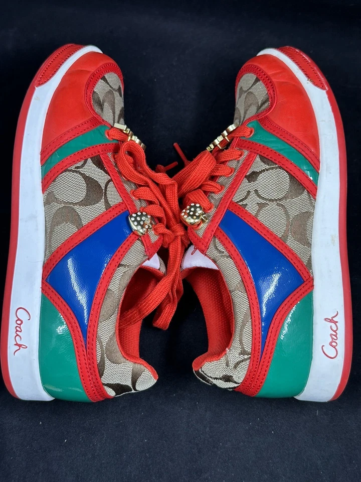 Zapatilla deportiva Coach para mujer talla 6M Oriana con monograma con cordones dorada y diamantes de imitación Foto 2 de 4