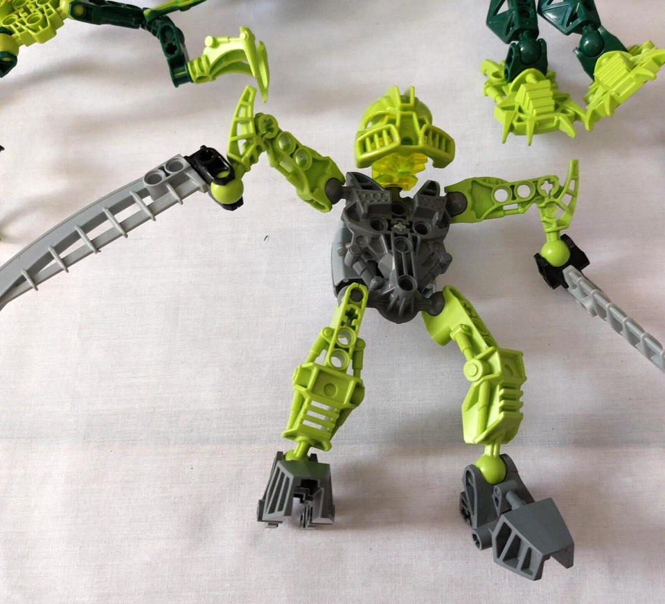 LOTE 4 LEGO 8980 Bionicle Glatorian Gresh, Agori, Tanma 8944, Hero Built 3.0 Foto 3 de 4