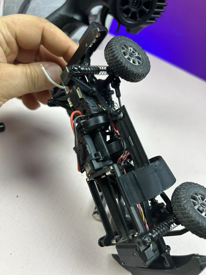 Mini Z Kyosho Suzuki Giallo 4x4 Usato Radiocomandato Funzionante - Immagine 4 di 4