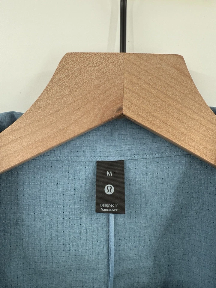 Camisa Lululemon Airing Easy Camp Cuello Hombre Mediana Azul Manga Corta Abotonada Foto 4 de 4