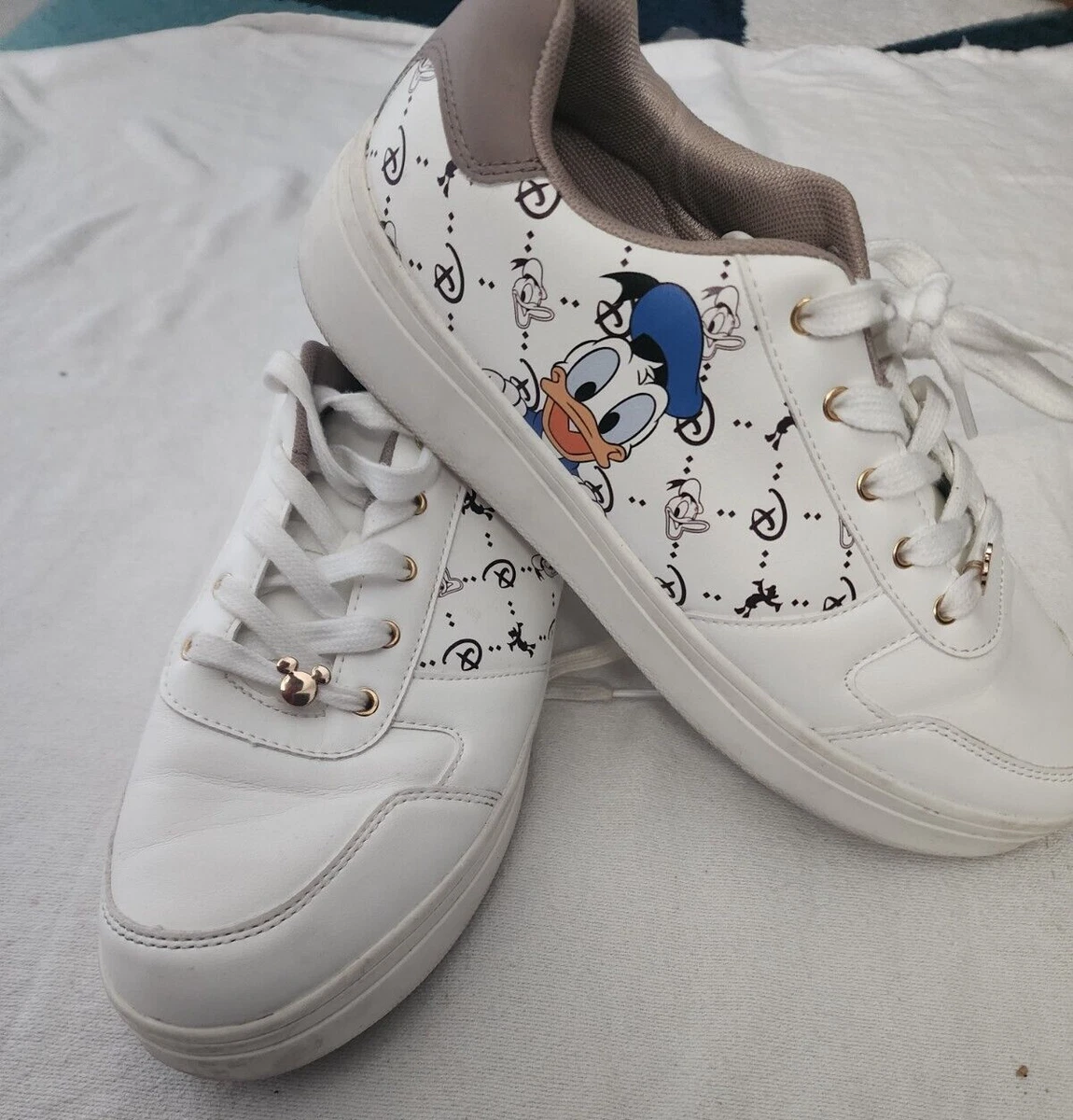 Disney Donald Duck Sneakers Limited Edition Size 9.5 Women