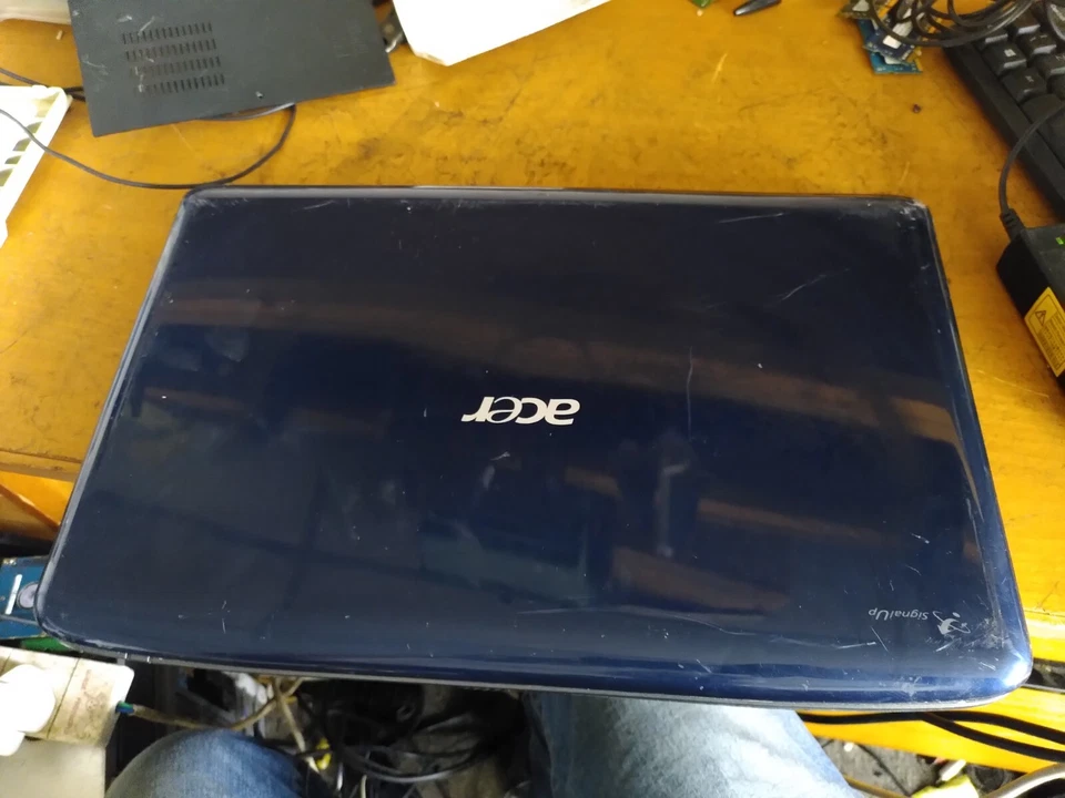 Acer Aspire 5535 Laptop Unsure specs won't power up (871) - Image 3 of 4