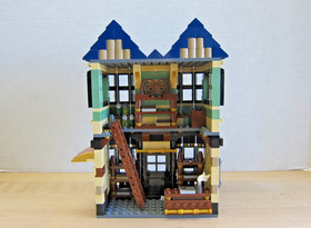 LEGO Harry Potter: Diagon Alley (10217) Only 2 Piece Missing