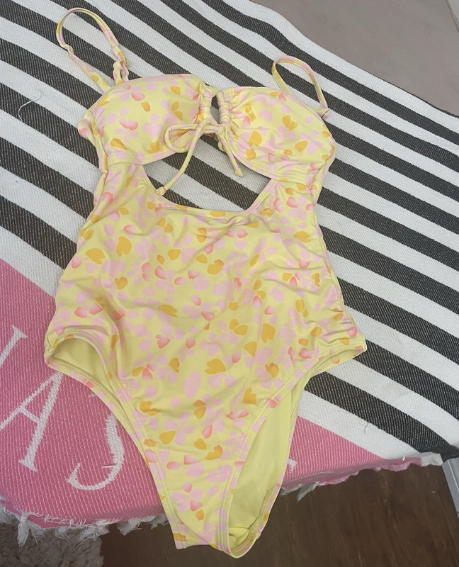 No Boundaries Girls XS (0-2) Yellow Heart Print One Piece Swimsuit Adjustable