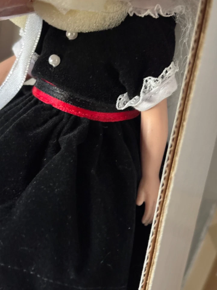 Muñeca Tonner 8" "Betsy Mc Call Piano Recital" NUEVA Como Nueva Edición Limitada Como Nueva. Foto 3 de 4