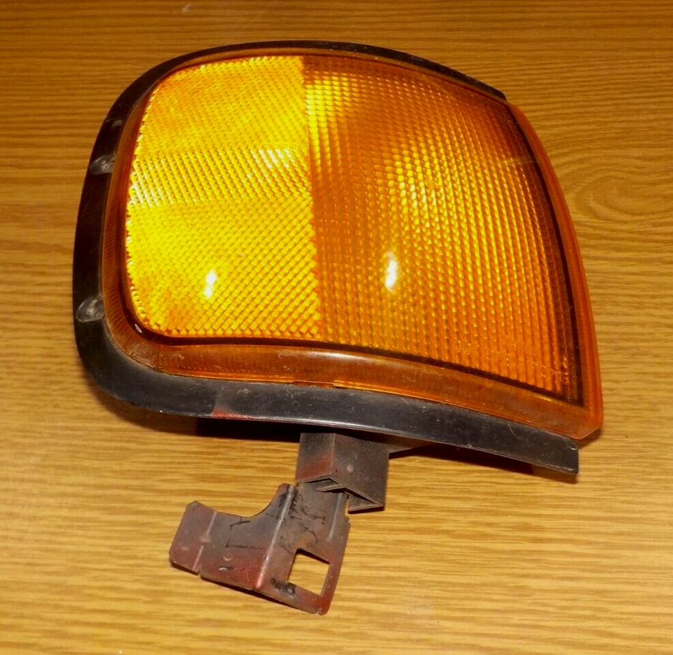 Isuzu Rodeo 1999 pasajero lado derecho esquina delantera luz intermitente Foto 2 de 4