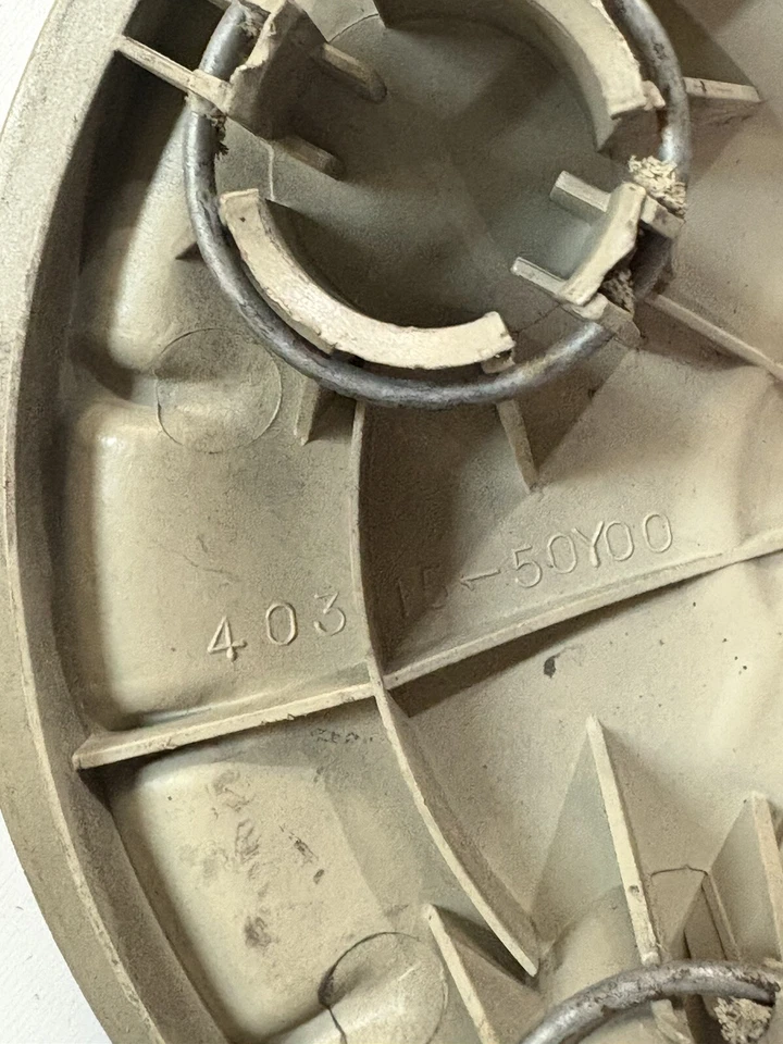 91 92 93 94 95 96 97 98 99 Nissan 200SX NX Sentra 4031550Y00 Tapacubos central OEM Foto 3 de 3