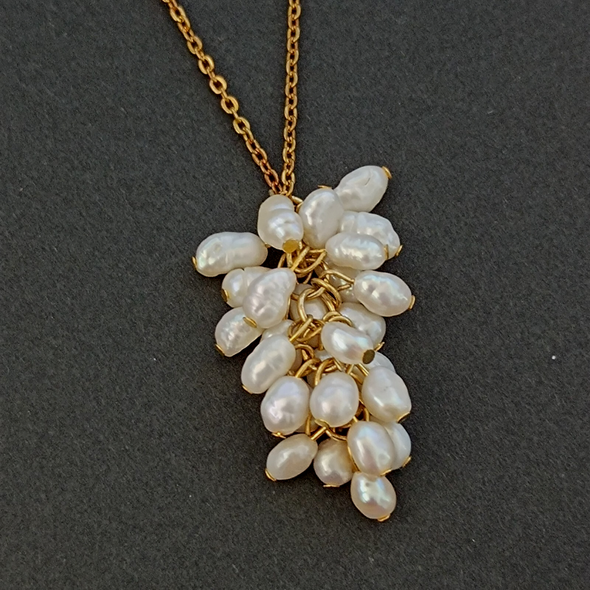 Vintage Cluster Pearls Necklace 18KGT Gold-Plated Chain Retro