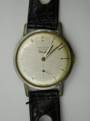 Vintage Desta Ultra Flat Mens Hand Wind Wrist Watch