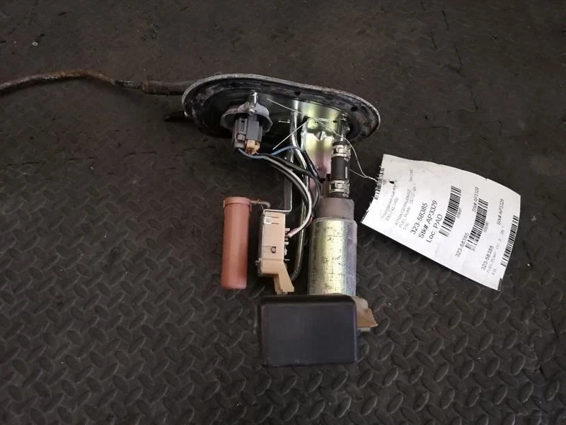 TKCです。 1990-1993 Toyota Celica Ignition Lock Cylinder Switch Key M/t OEM