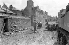 World War Two Photo WWII / Fighting in Normandy  France July 1944 D-Day US Army