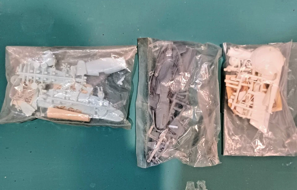 3 kit Aerei - Revell e Airfix in scala 1:72 - Enciclopedia Fabbri Editore - Immagine 2 di 2