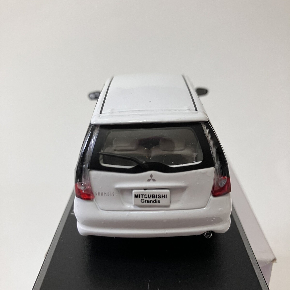 1:43 Mitsubishi Grandis 2003 Diecast Toy Car JDM 03-11 MPV Space