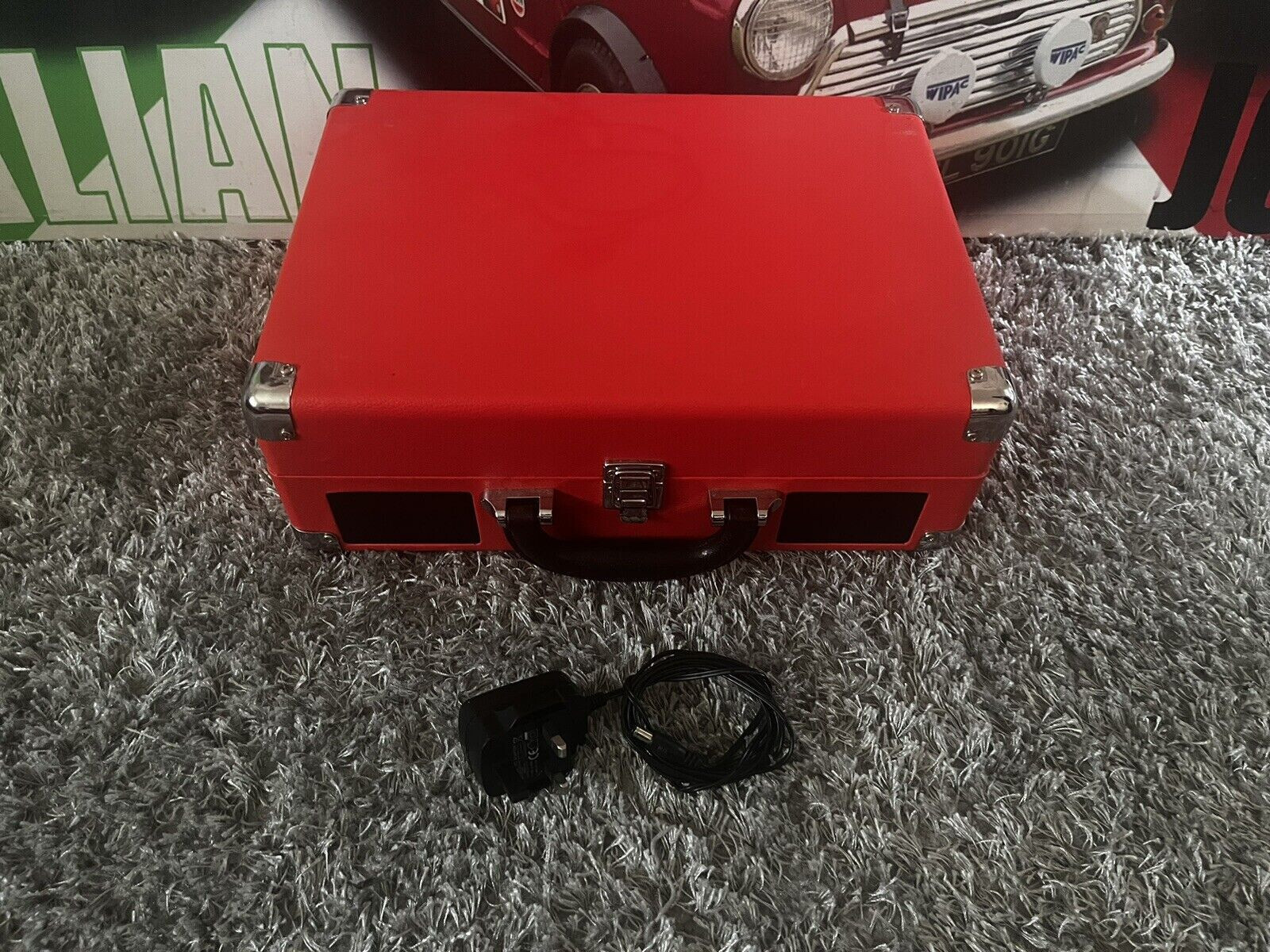 Akai A60011NR Bluetooth Rechargeable Vinyl Turntable Briefcase Style