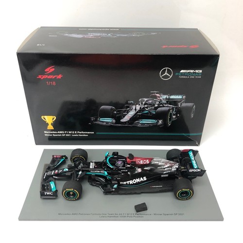 AMG Petronas Spark Mercedes Model Car F1 W12 E Performance Hamilton