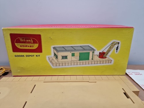 HORNBY DUBLO 5020 GÜTERDEPOT BAUSATZ KOMPLETT SELTEN VERSCHMELZBOX - Bild 9 von 10