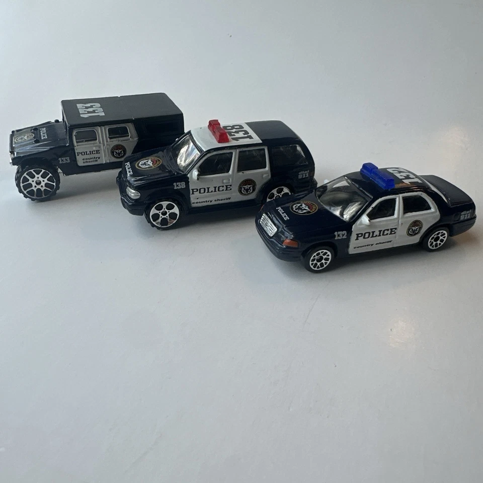 Lote (5) Reboque Hummer Crown Victoria Truck & Explorer Die-Cast RealToy Anti Crime - Imagem 3 de 4