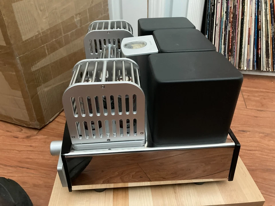 YAQUIN,"SILK"SA38BT BLUETOOTH TUBE INT AMP..Slightly used! - Image 3 of 4