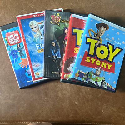 Disney Toy Story, Toy Story 2, Ralph Breaks the Internet, Frozen , Descendants