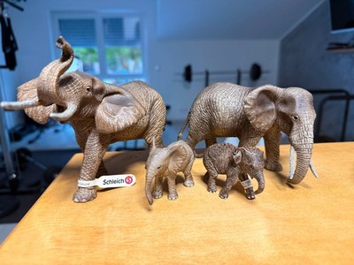 Schleich Konvolut - verschiedene Tierfiguren mit Produktanhänger/Schleich-Tag