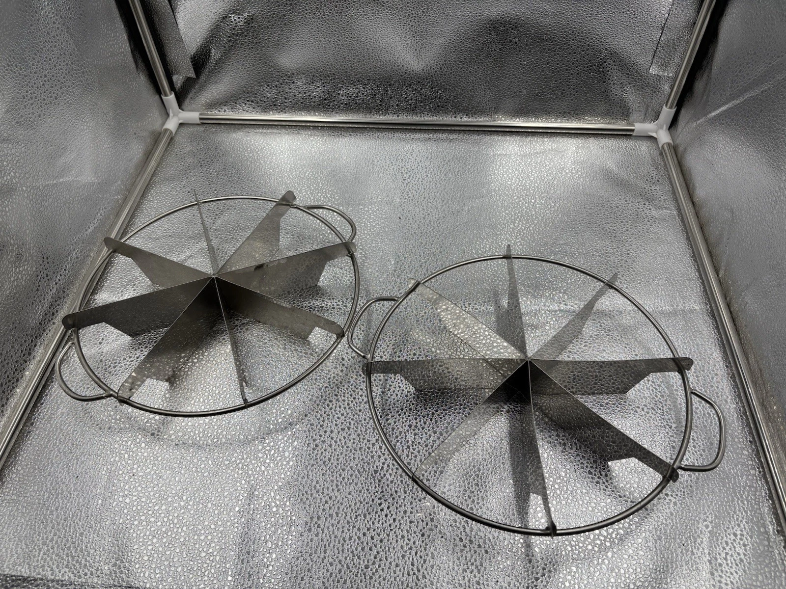 Lot Of 2 Metal Sturdy 10” Pie Cutter Slicer Divider ~ 8 Slice With Side Handles
Opens in a new windo