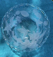 10" Frosted & Clear GLASS HUMMINGBIRD SERVING BOWL Scalloped Rim, 4"T