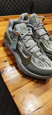Nike Air Zoom G.T Cut 2 in Green/Olive 42.5
