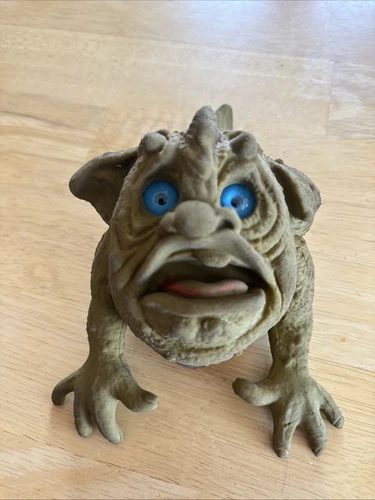 Boglins "SQUIDGE" Hand Puppet Monster Blue Eyes 1987. Seven Towns Ltd