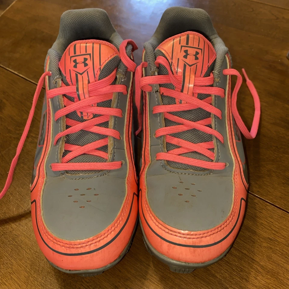 Under Armour, Athletic Girls Shoes, 2Y Gray And Pink With Rubber Cleats - Image 2 of 4