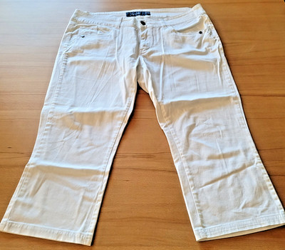 KLEIDUNG : Ecrufarbene Damen - Caprihose  Gr. 42 (391) von Multiblu