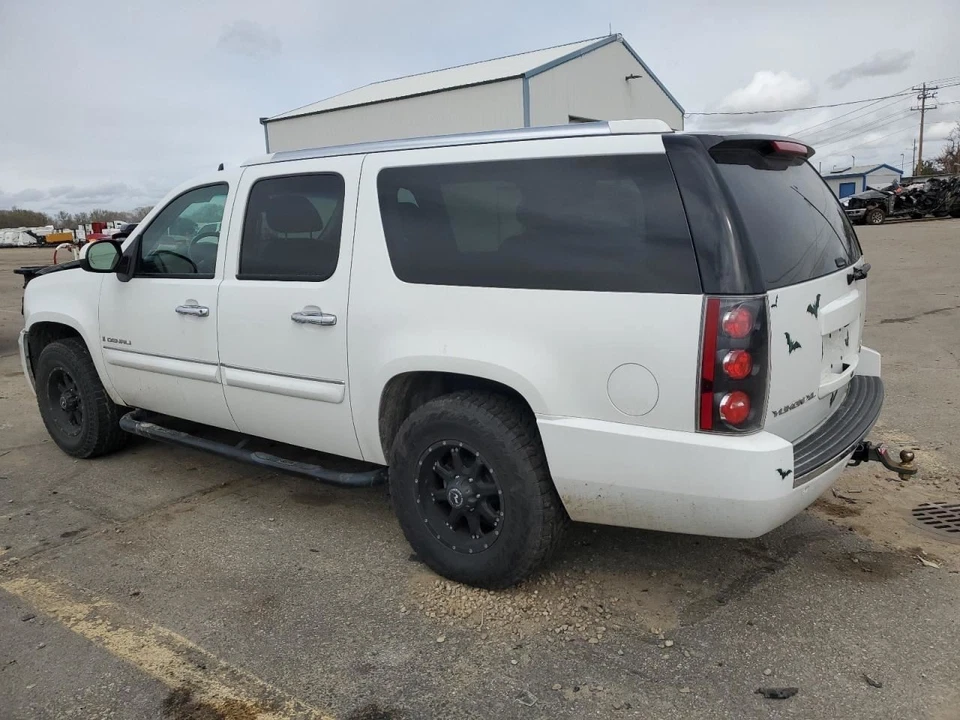 OEM GMC Yukon XL 2008 Rear View Mirror 1365466 - Image 3 of 4