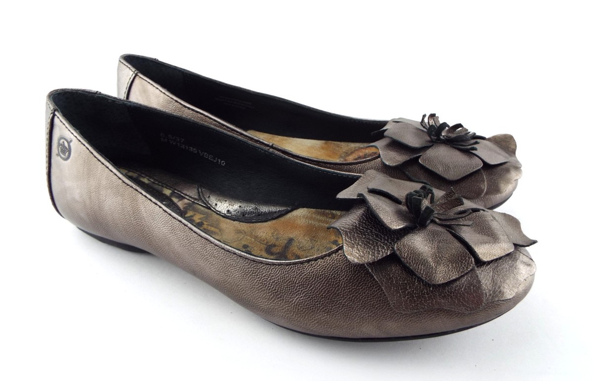 BORN Size Pewter Silver Ballet Flats Shoes w/ Flower 1/2