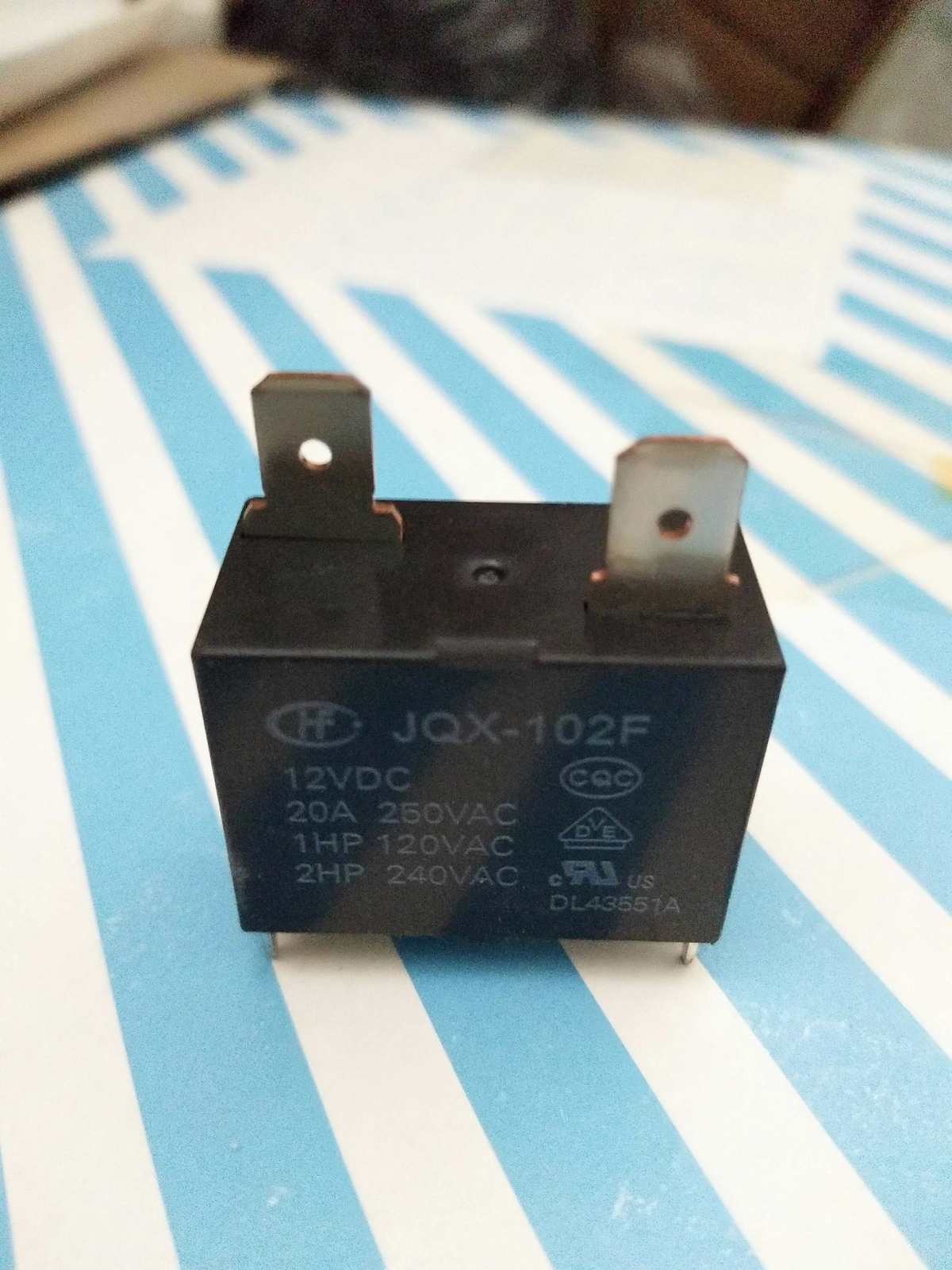 Relais JQX-102F-12VDC 20A Relais DIP4 HF102F-12VDC