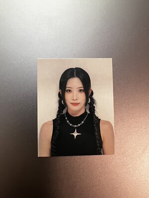 ODD EYE CIRCLE Version Up ID Picture/Clear Photocards Kim ODD EYE CIRCLE Version Up ID Picture/Clear Photocards Kim