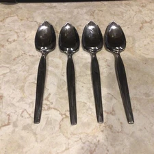 Grapefruit Dessert Spoon Serrated Edge Stainless Wm Rodgers USA Set of 4 6”