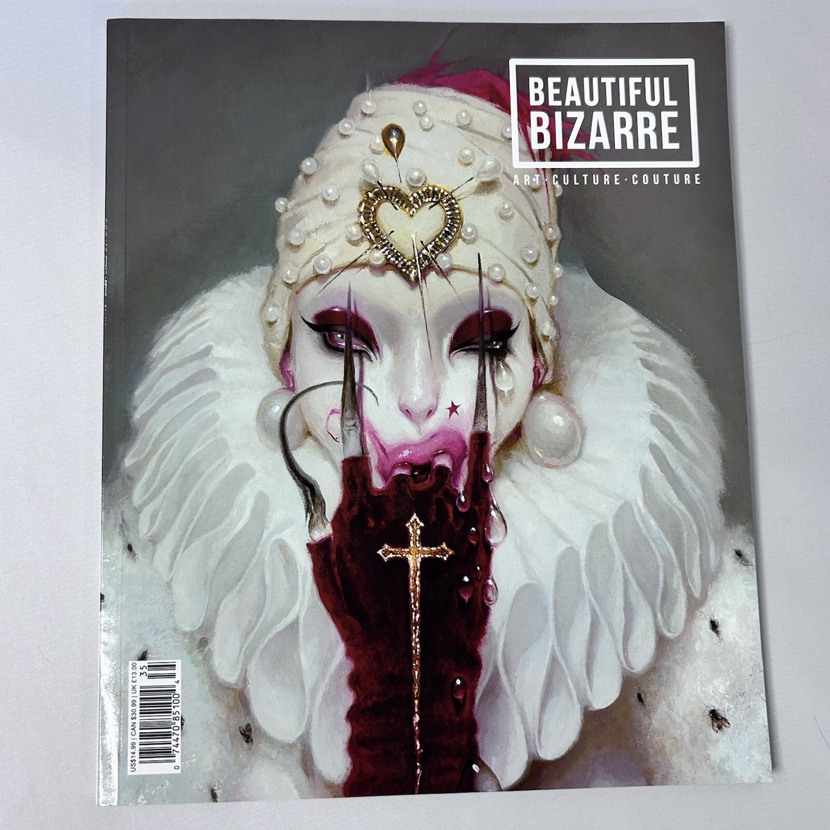 Beautiful Bizarre Magazine - Issue 35 December 2021 Michael Hussar
