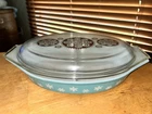 Vintage Pyrex Turquoise Snowflake 1.5 Quart Divided Casserole Dish Medallion Lid