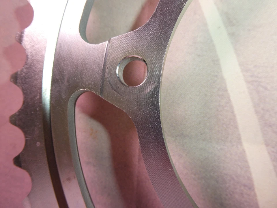 Roda dentada traseira Suzuki GSX R SRAD 750 1998 1999 Sunstar 525 46 dentes 1-4523-46 B2 - Imagem 4 de 4