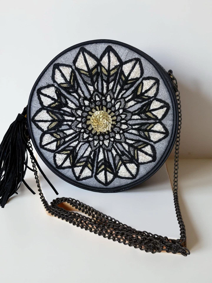 Bolso Bandolera/Cartera Circular JASPER & JEERA Negro/Gris Flor Cosida con Lentejuelas Foto 2 de 4