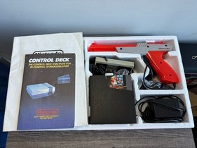 Nintendo NES Action set Console Complete In Box+Inserts Mario/Duck Hunt CIB