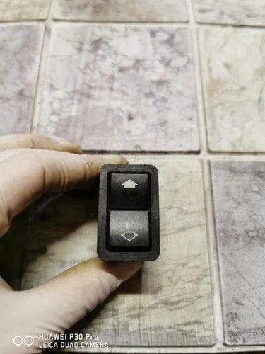 BMW 5 E39 Schalter für Fensterheber hinten rechts 3.00 Diesel 135kw 21047402