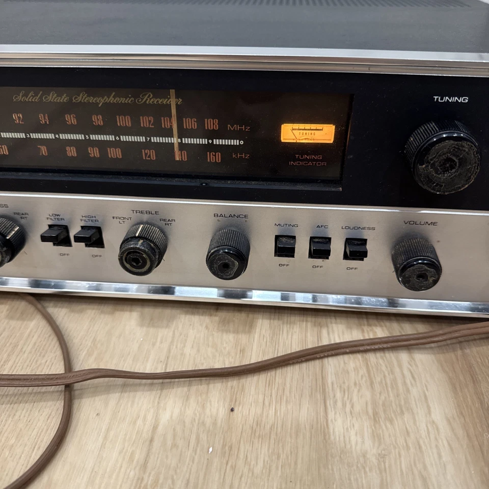 Receptor AM FM de estado sólido ALLIED 399 enciende sin probar Foto 2 de 4