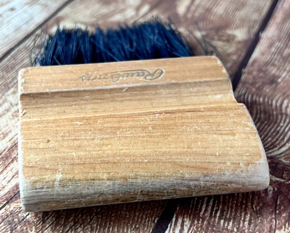 Cepillo de madera para árbitro de béisbol Rawlings Foto 4 de 4