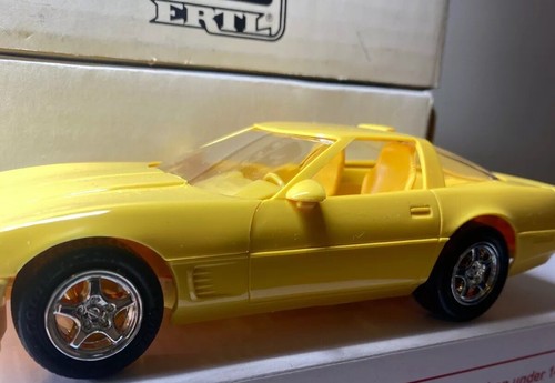 ERTL/AMT Limited Edition 1995 Corvette ZR-1 COMPETITION Yellow Dealer Promo MINT - Picture 3 of 12