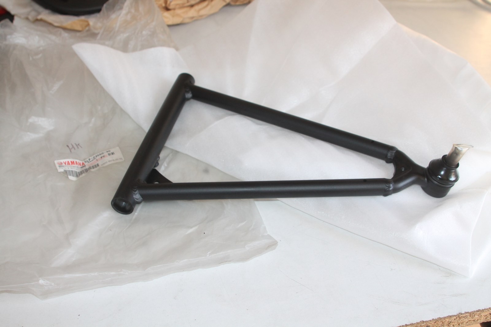 Bras de suspension pour YAMAHA 660 RAPTOR 2003 2004 reference 5LP-23550-30 NEUF NOS