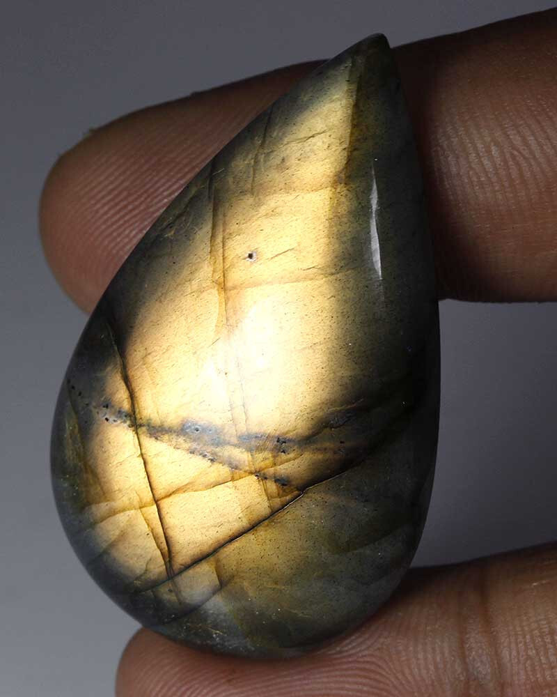 Pendentif labradorite bohème chic flash gold pour sublimer vos tenues d'été