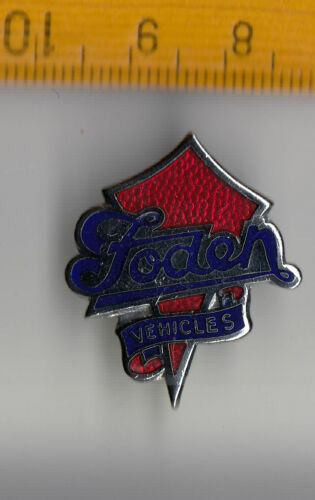Pin's émaillé Rétro Maillot Cycliste Renault Elf Gitans, 1983, Neuf