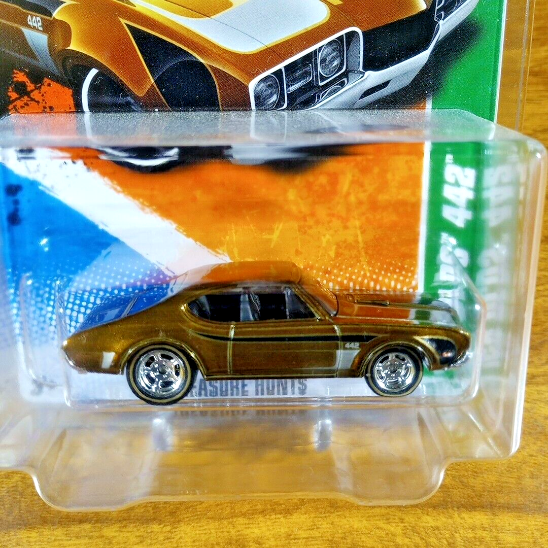 Hot Wheels Factory Sealed 2011 Set Super Treasure Hunt '68 Olds