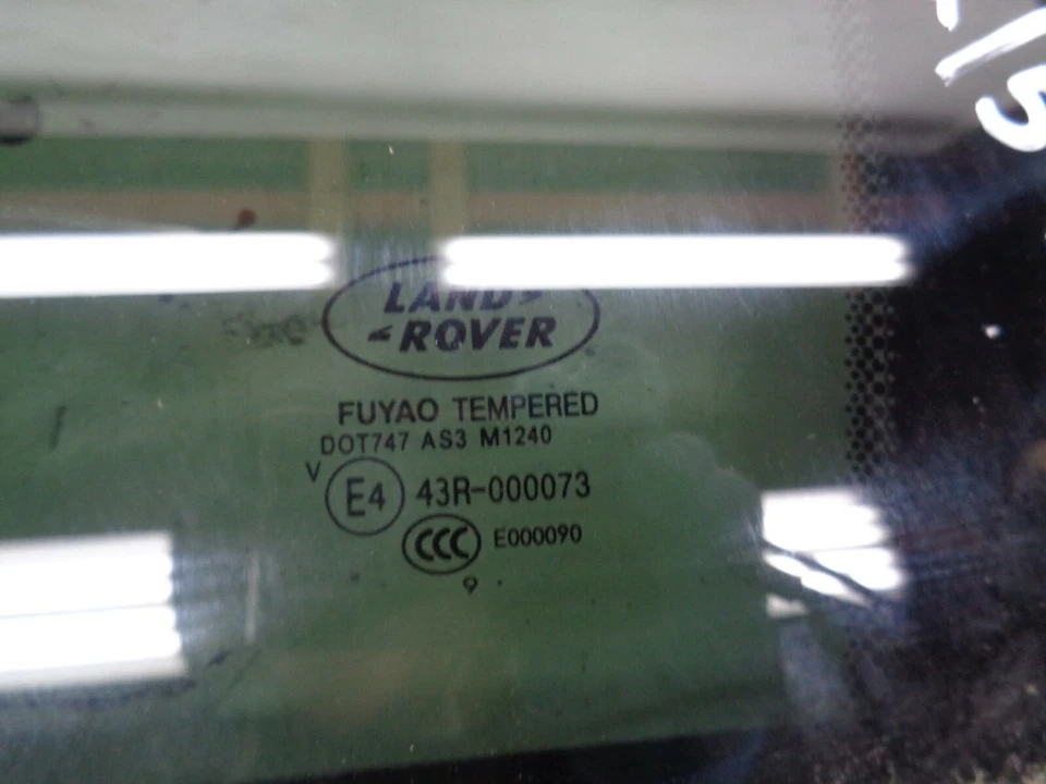 08-15 Land Rover LR2 Rear Left Driver Door Vent Glass Privacy Tint OEM AK2112154 - Image 2 of 4